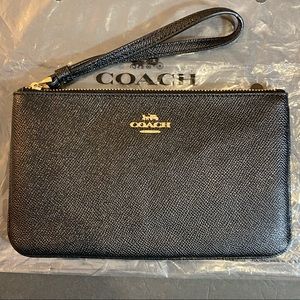 COACH LG WRISTLET CROSSGRAIN